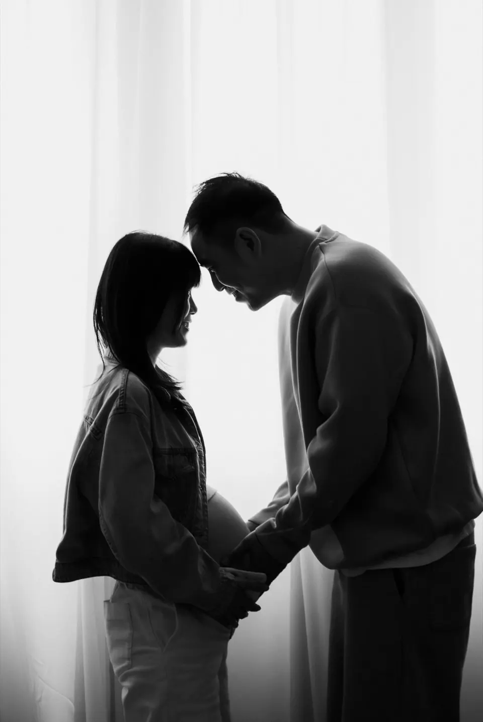 Maternity shoot 2026: portraits photograph by Deborah Chin