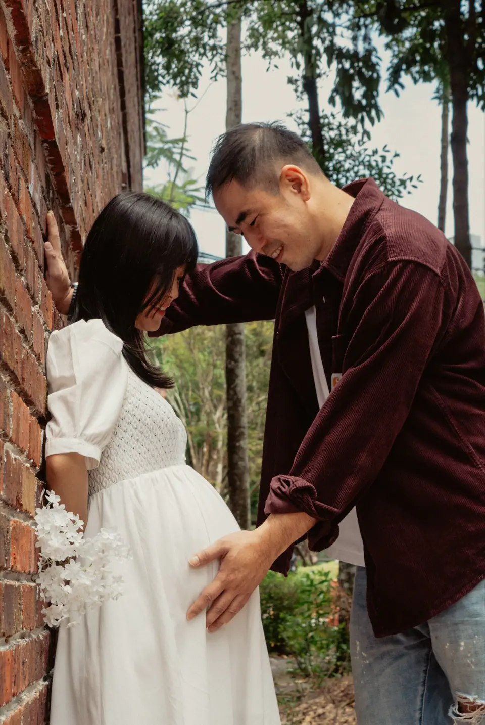 Maternity shoot 2026: portraits photograph by Deborah Chin